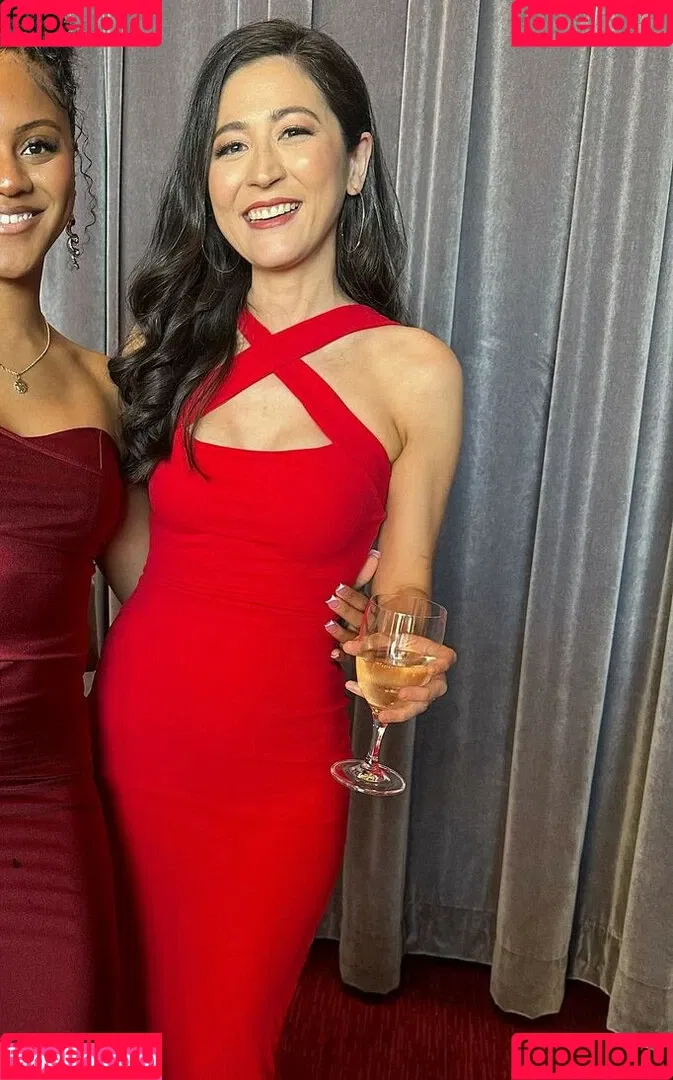 Mina Kimes Onlyfans Photo Gallery 