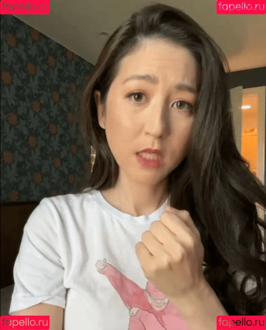 Mina Kimes Onlyfans Photo Gallery 