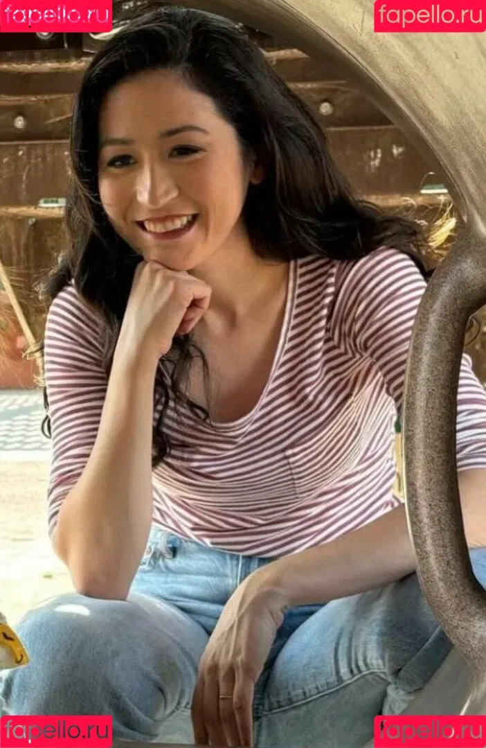 Mina Kimes Onlyfans Photo Gallery 