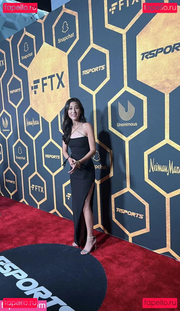 Mina Kimes Onlyfans Photo Gallery 