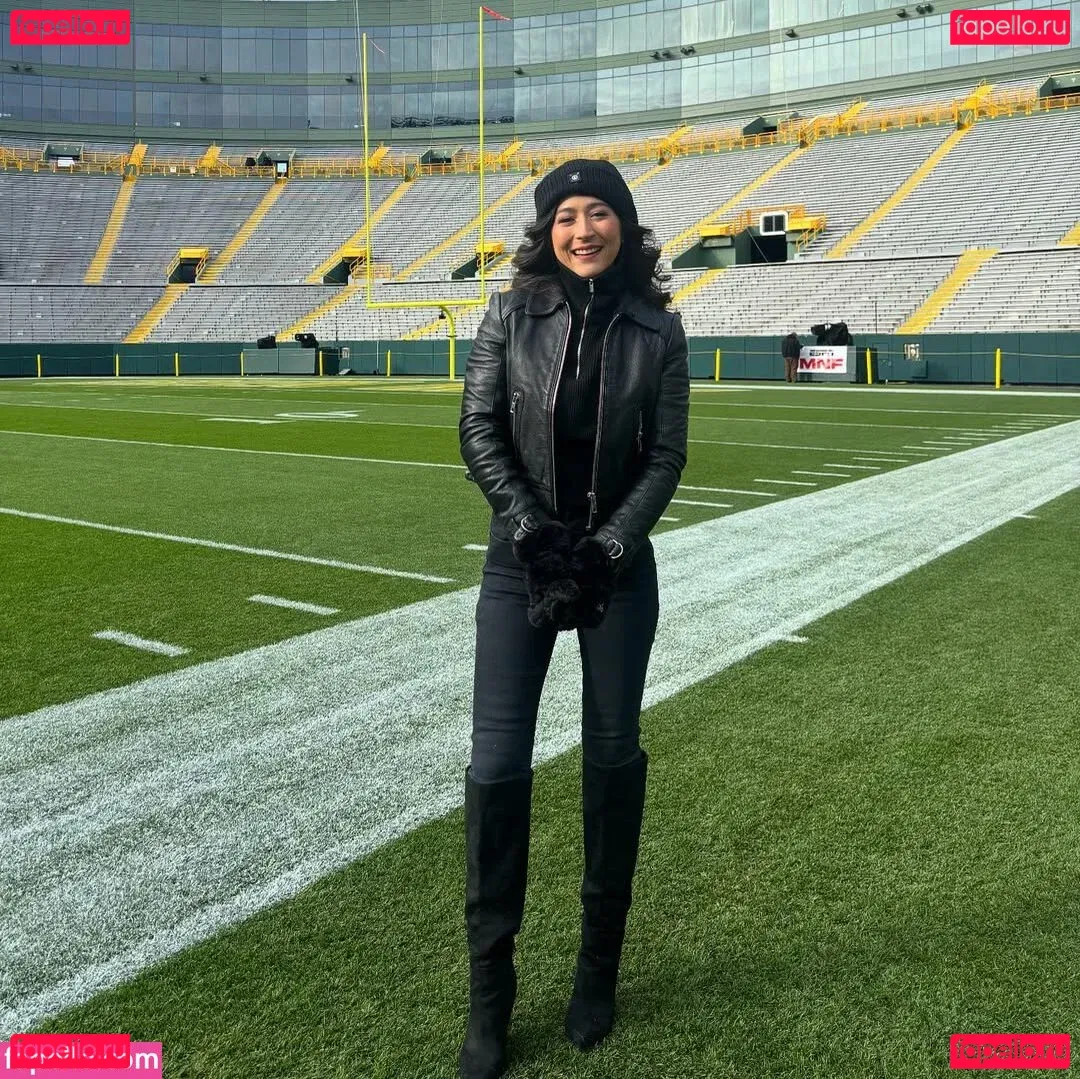 Mina Kimes Onlyfans Photo Gallery 