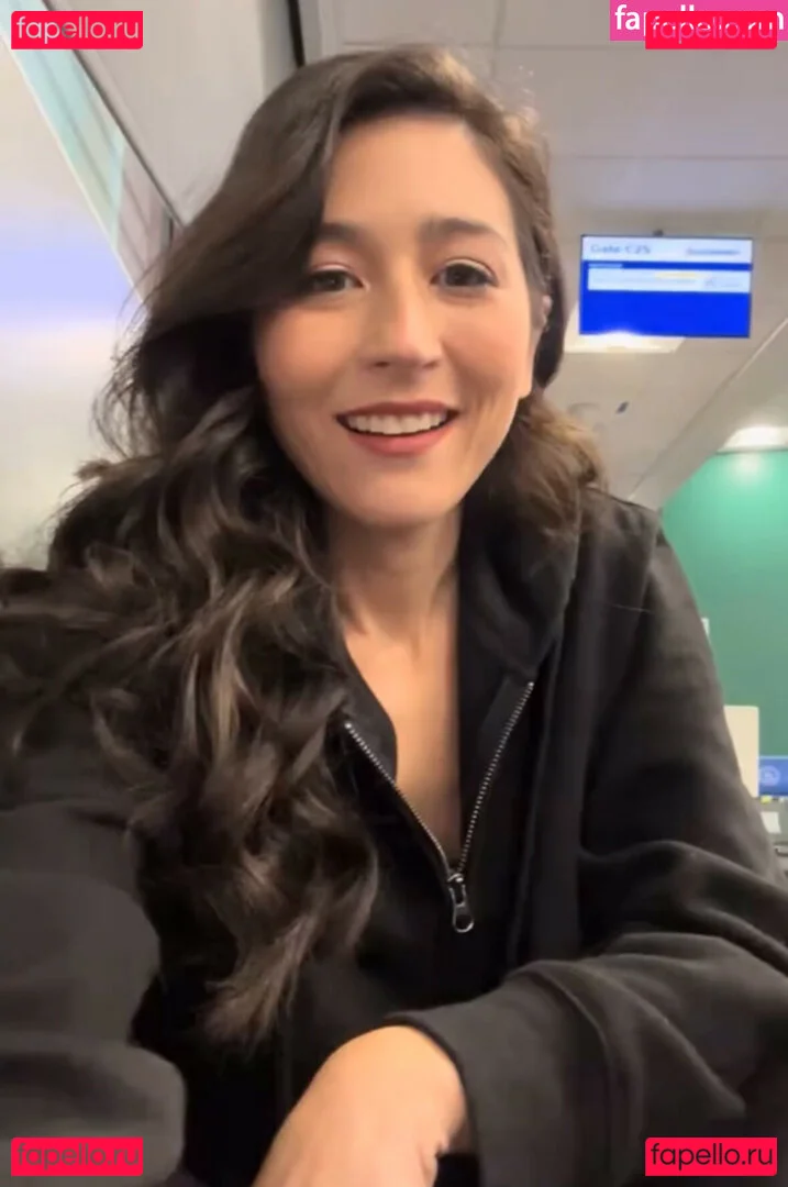 Mina Kimes Onlyfans Photo Gallery 