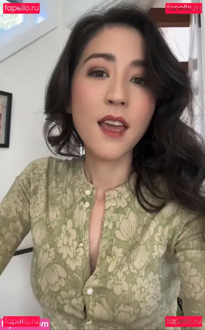 Mina Kimes Onlyfans Photo Gallery 