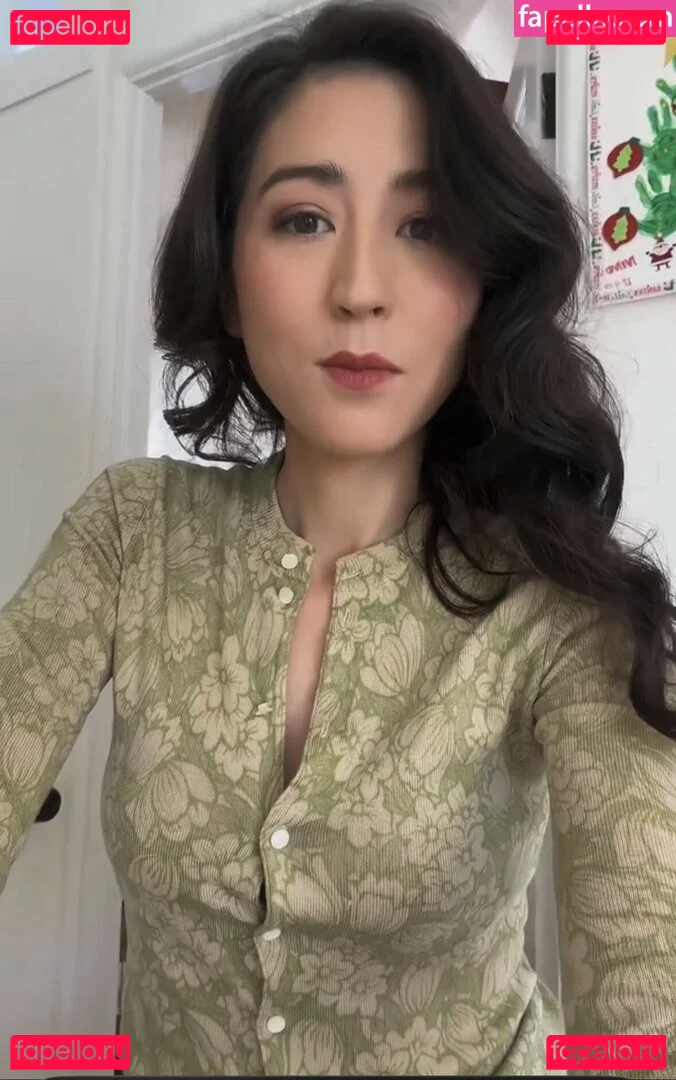 Mina Kimes Onlyfans Photo Gallery 