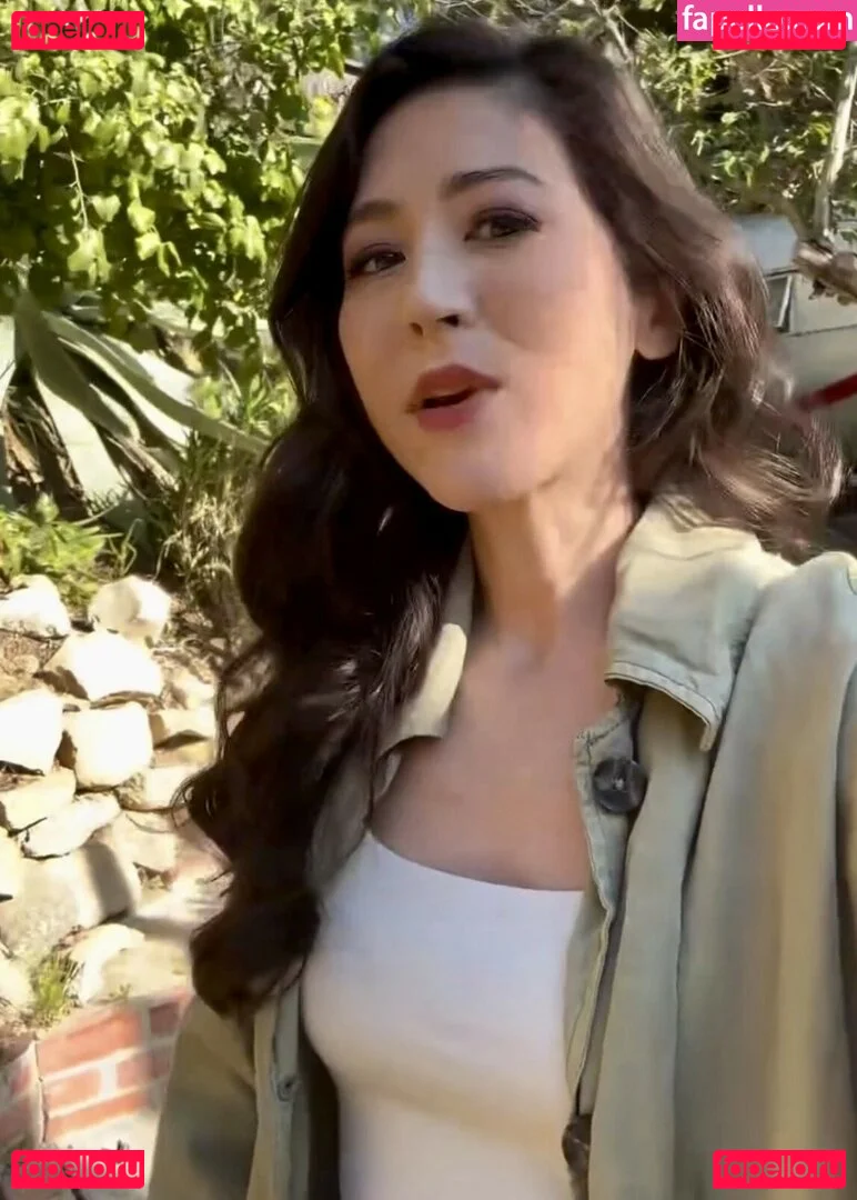 Mina Kimes Onlyfans Photo Gallery 