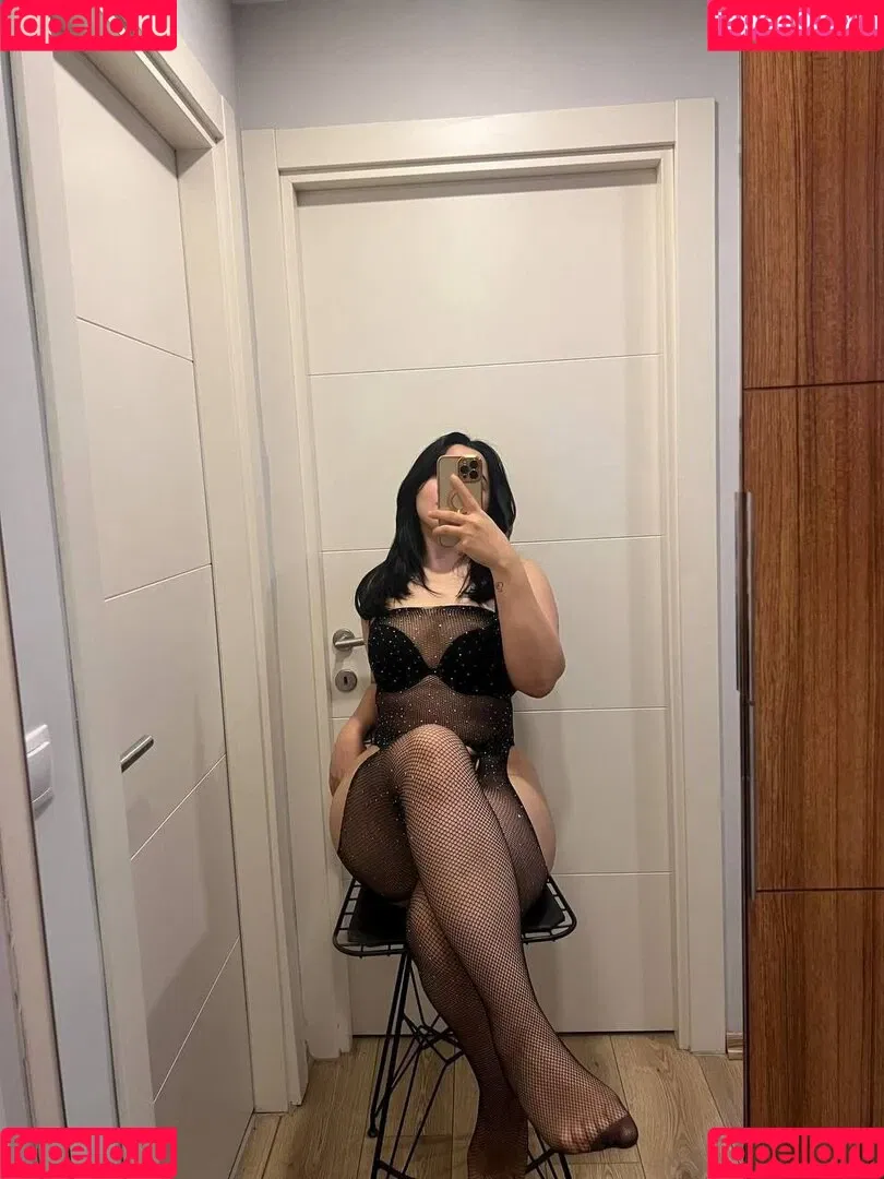 Sarem Uysal Onlyfans Photo Gallery 