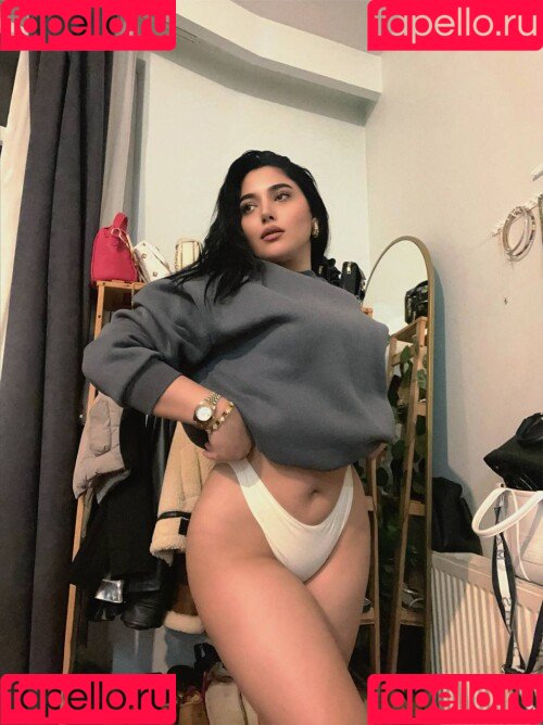 Sarem Uysal Onlyfans Photo Gallery 