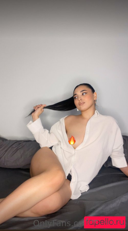 Sarem Uysal Nude Onlyfans Photo 21