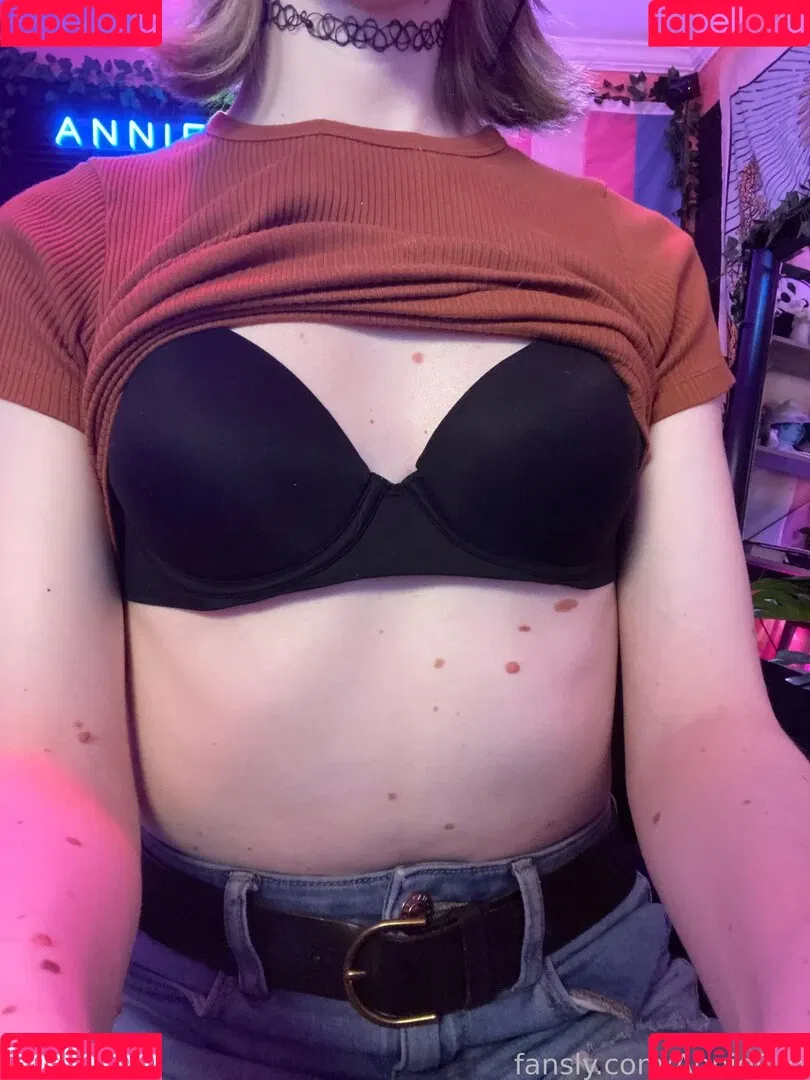 AnnieDro Onlyfans Photo Gallery 