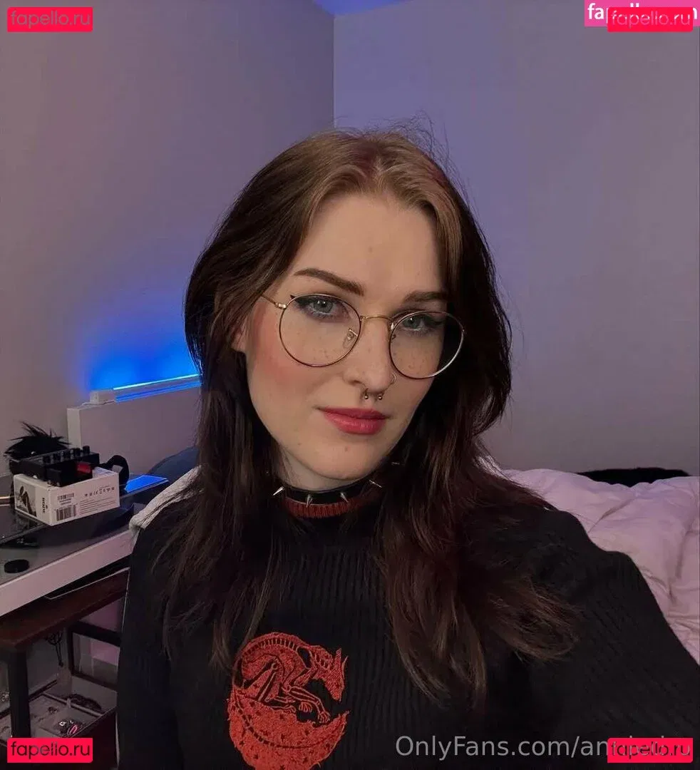 AnnieDro Onlyfans Photo Gallery 