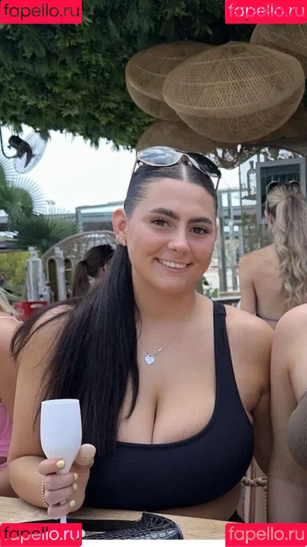 Millie C Onlyfans Photo Gallery 