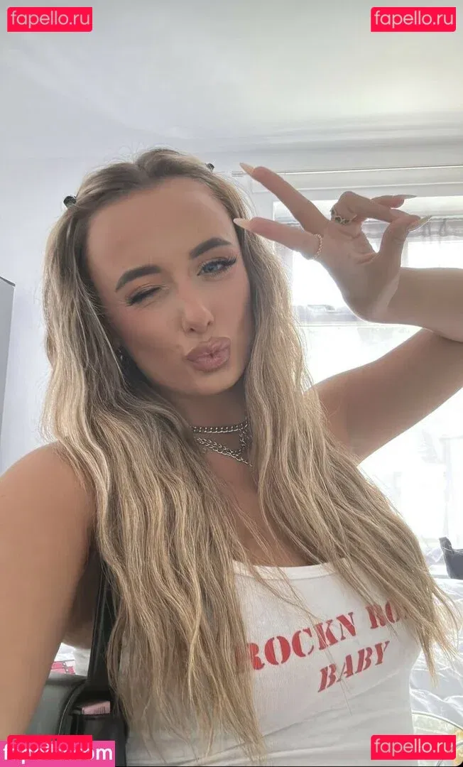 Millie C Onlyfans Photo Gallery 