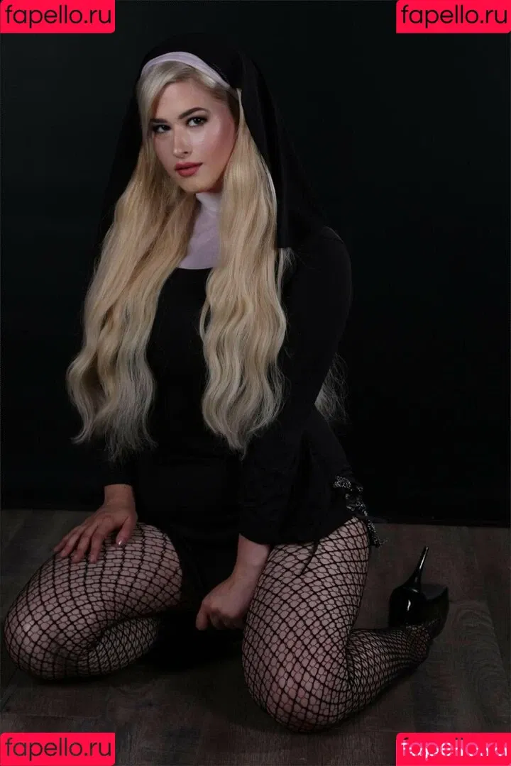 Hollyhawthorne Onlyfans Photo Gallery 