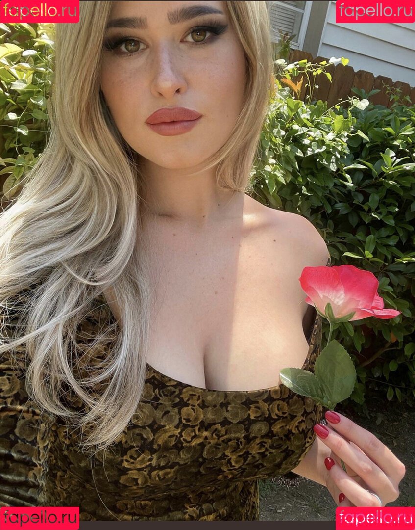 Hollyhawthorne Onlyfans Photo Gallery 