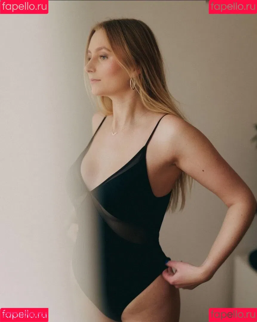 naadine.gr Onlyfans Photo Gallery 