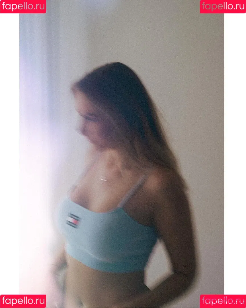 naadine.gr Onlyfans Photo Gallery 