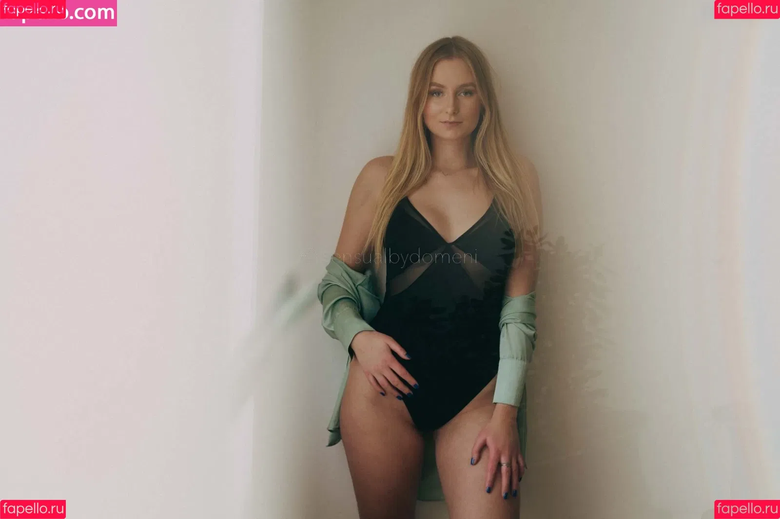 naadine.gr Onlyfans Photo Gallery 