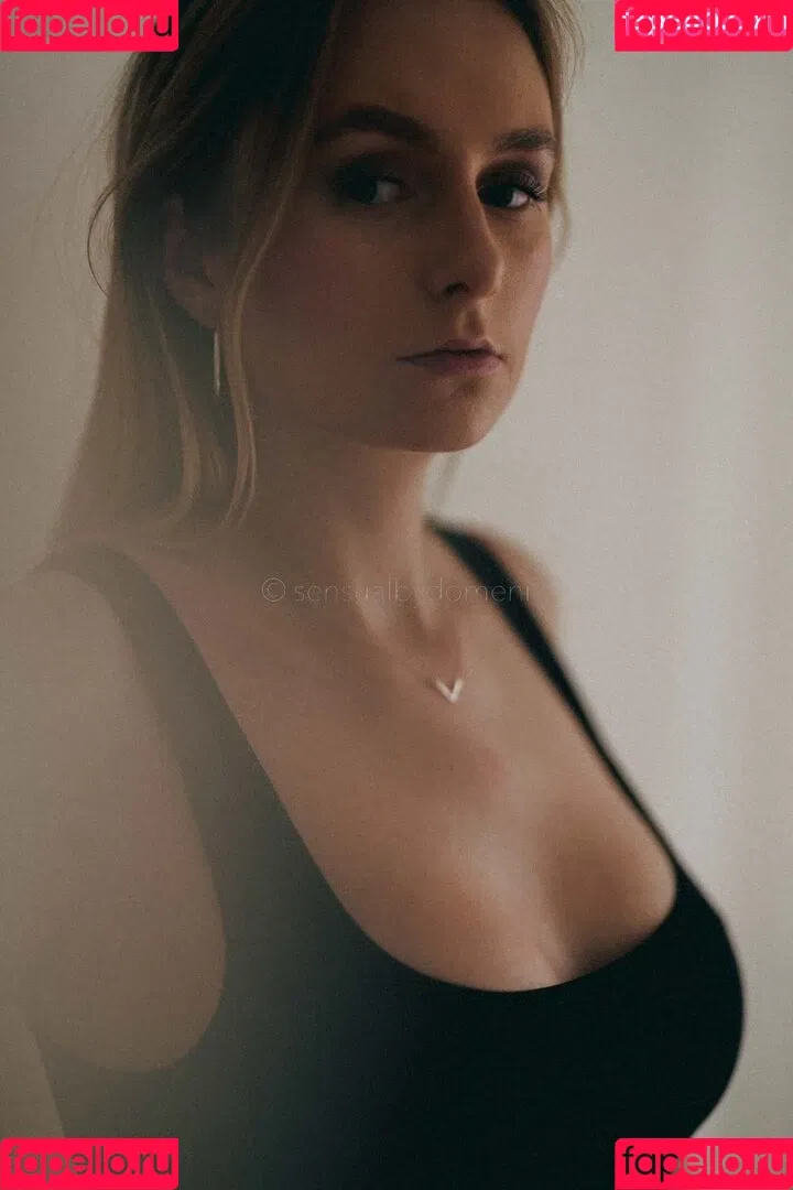 naadine.gr Onlyfans Photo Gallery 