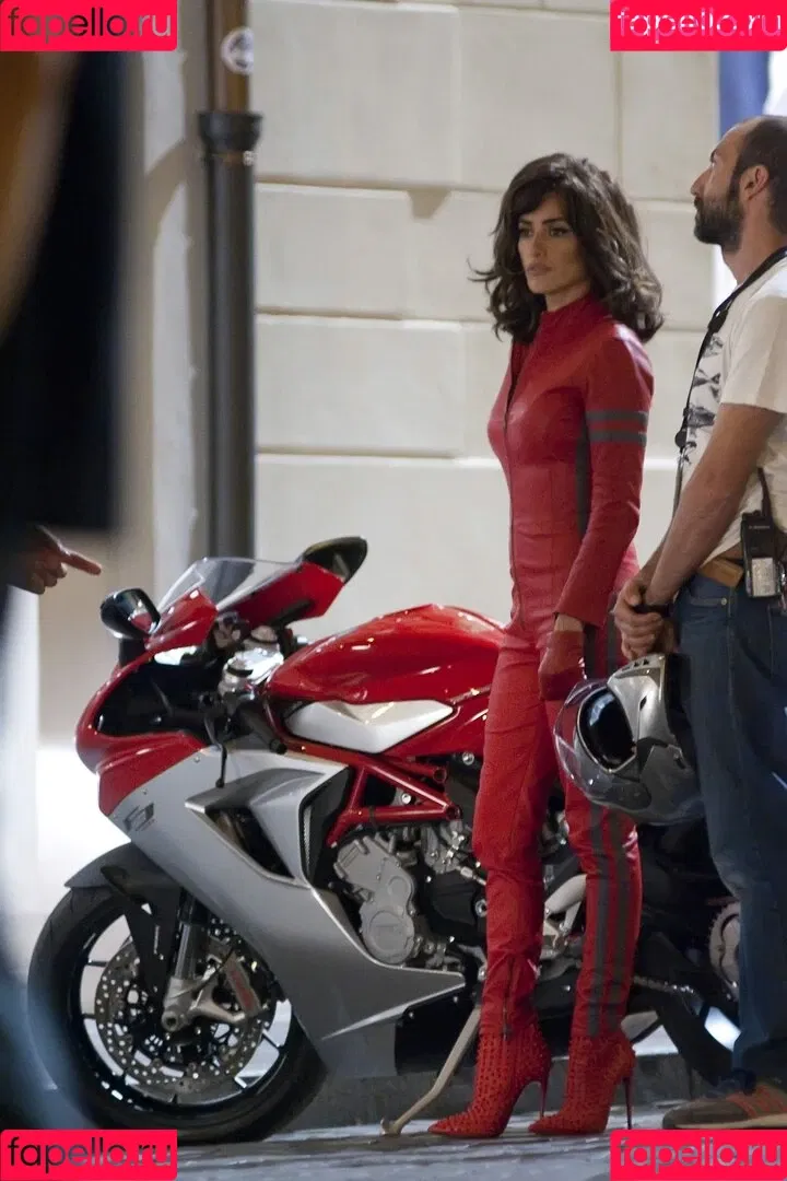 Penélope Cruz Onlyfans Photo Gallery 