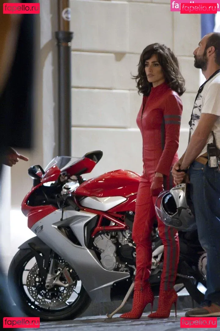 Penélope Cruz Onlyfans Photo Gallery 