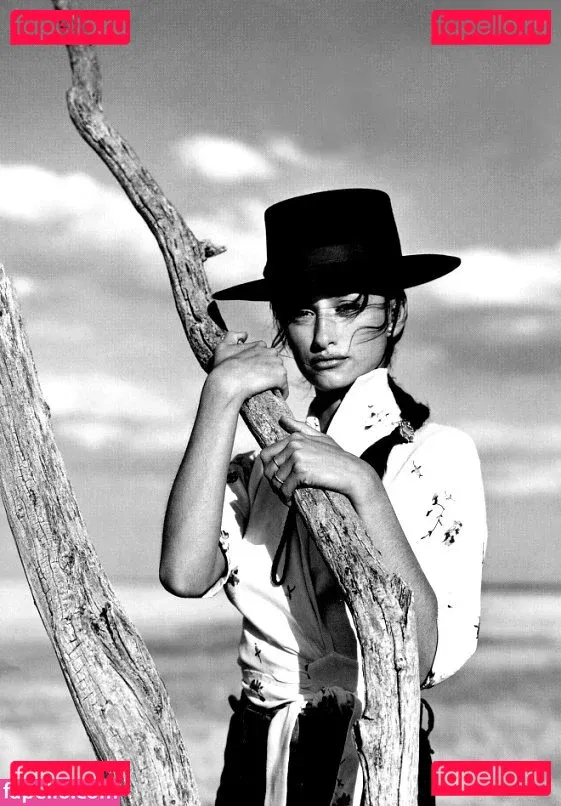 Penélope Cruz Onlyfans Photo Gallery 