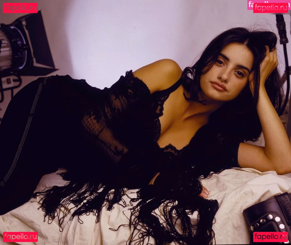 Penélope Cruz Onlyfans Photo Gallery 