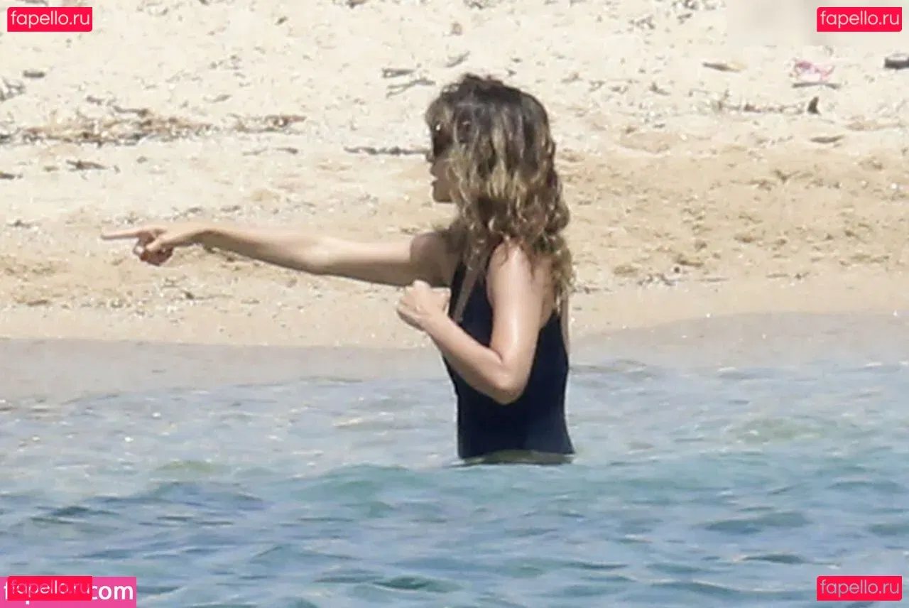 Penélope Cruz Onlyfans Photo Gallery 