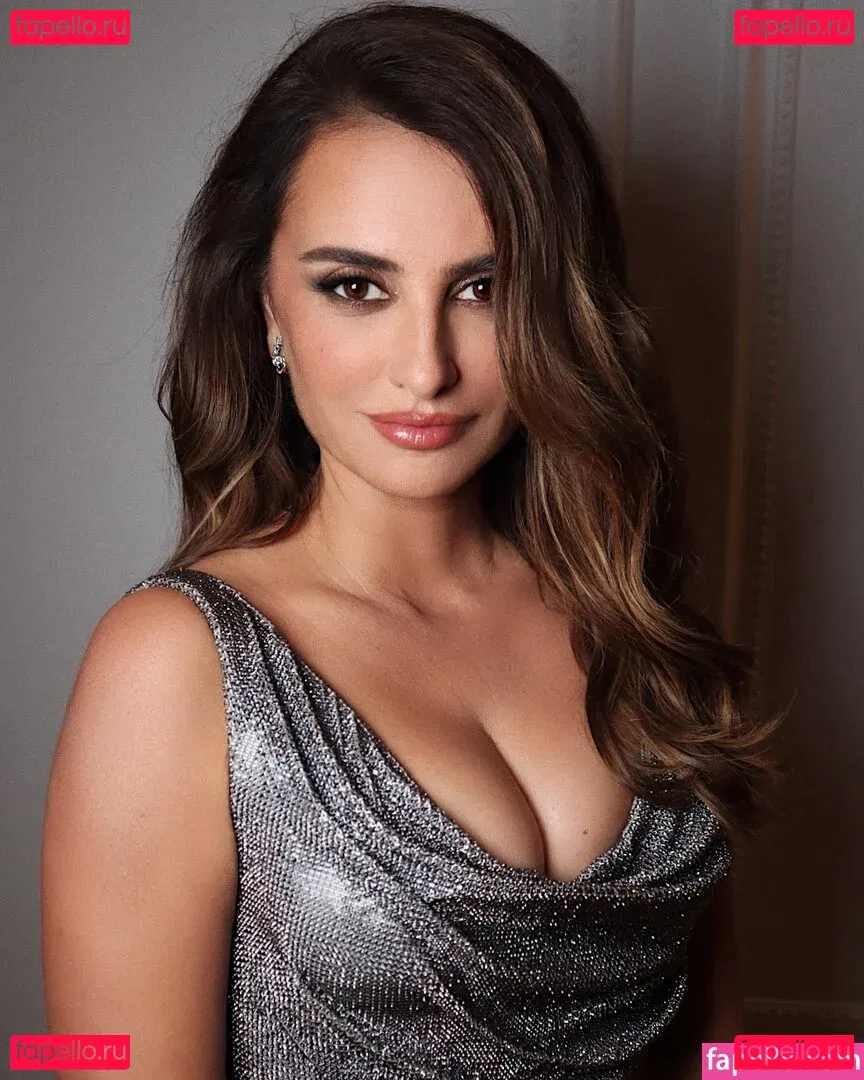 Penélope Cruz Onlyfans Photo Gallery 