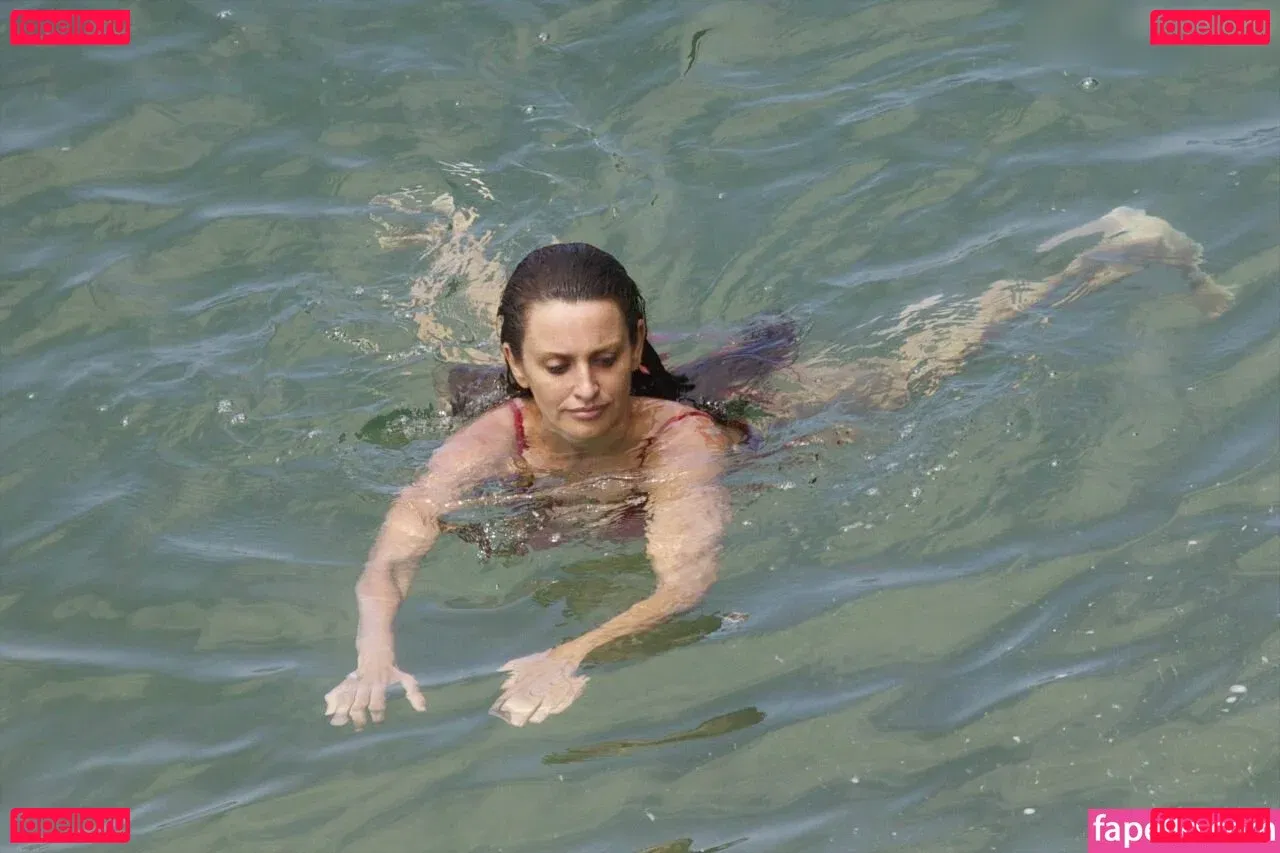 Penélope Cruz Onlyfans Photo Gallery 