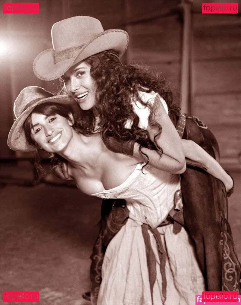 Penélope Cruz Onlyfans Photo Gallery 