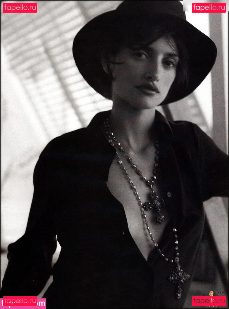 Penélope Cruz Onlyfans Photo Gallery 