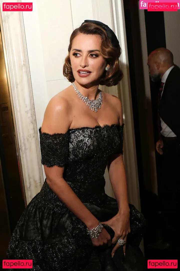 Penélope Cruz Onlyfans Photo Gallery 