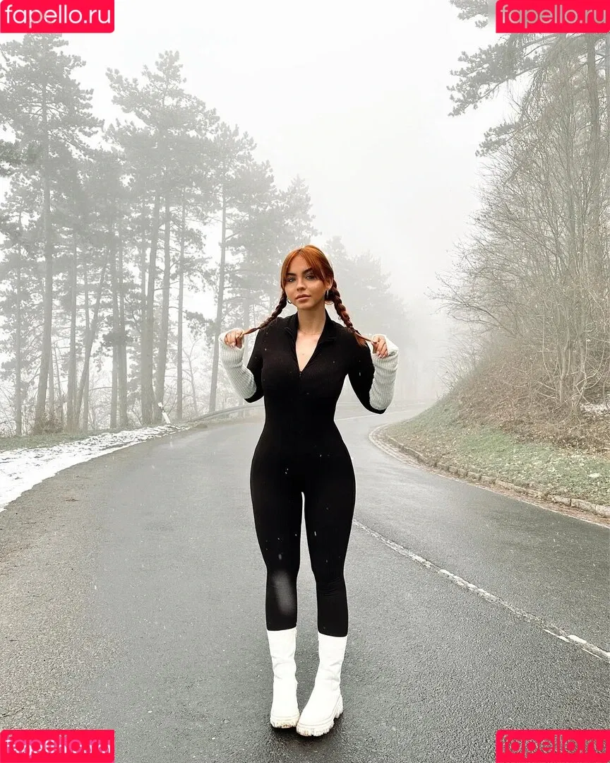 Nika Sophie Onlyfans Photo Gallery 