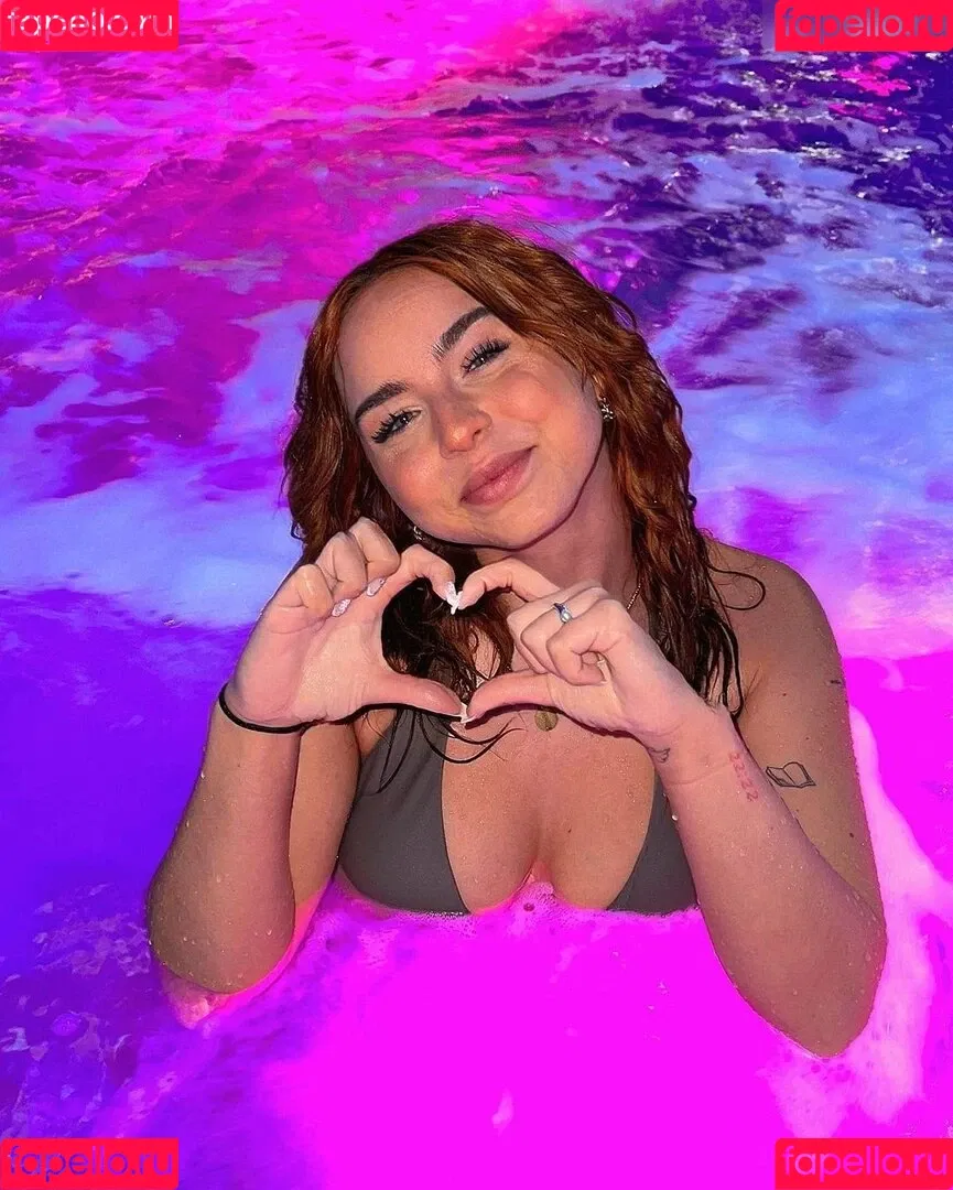 Nika Sophie Onlyfans Photo Gallery 