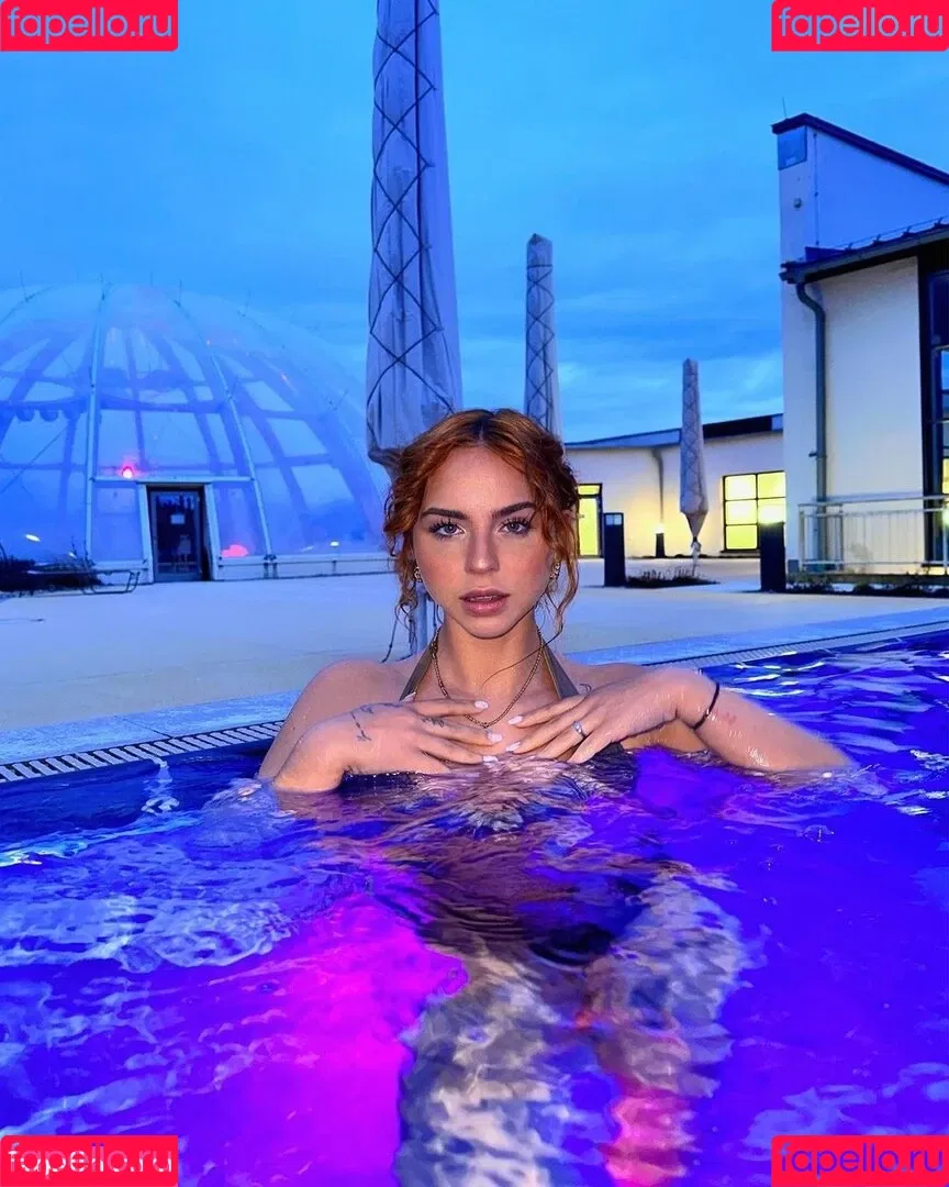Nika Sophie Onlyfans Photo Gallery 