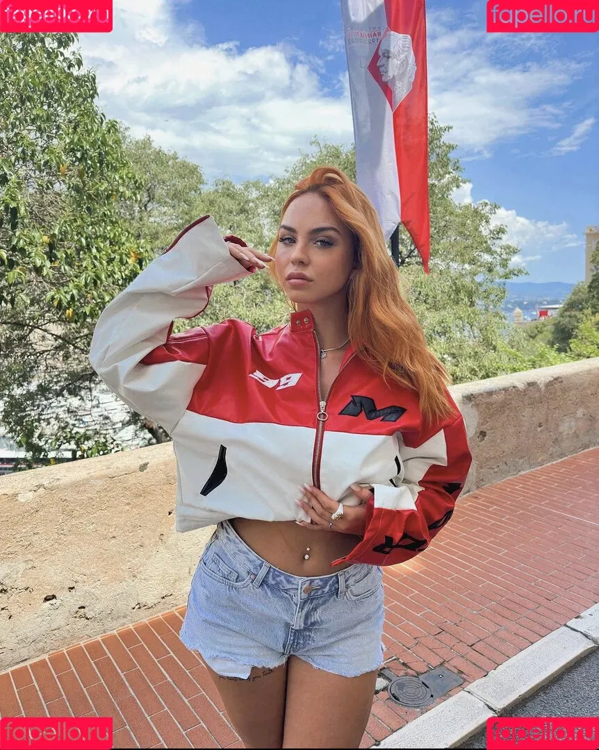 Nika Sophie Onlyfans Photo Gallery 