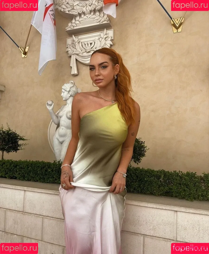 Nika Sophie Onlyfans Photo Gallery 