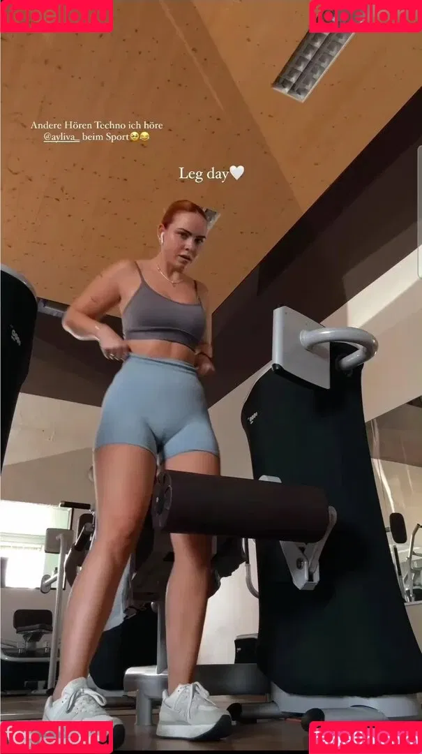 Nika Sophie Onlyfans Photo Gallery 
