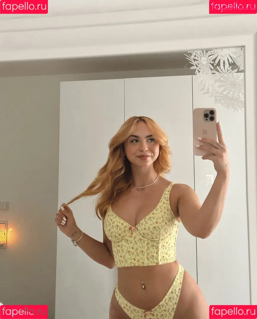 Nika Sophie Onlyfans Photo Gallery 