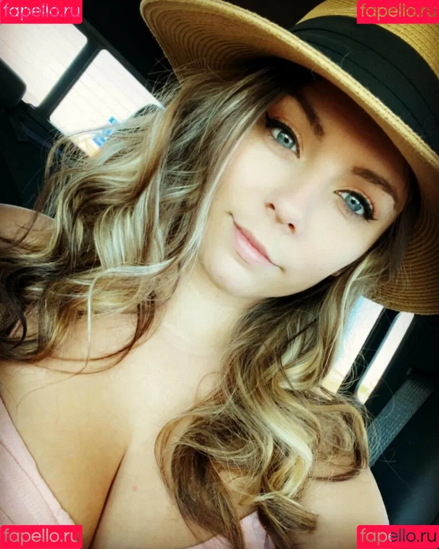 Tori Nikitin Onlyfans Photo Gallery 