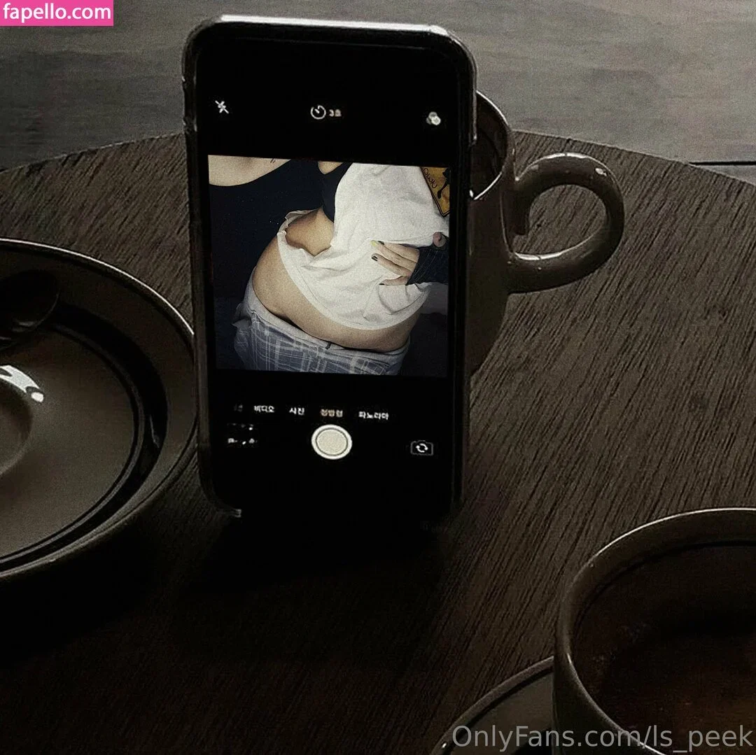 ls_peek Onlyfans Photo Gallery 