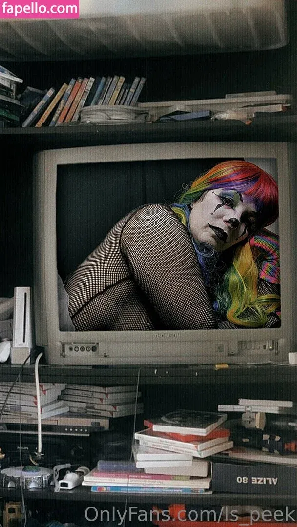 ls_peek Onlyfans Photo Gallery 