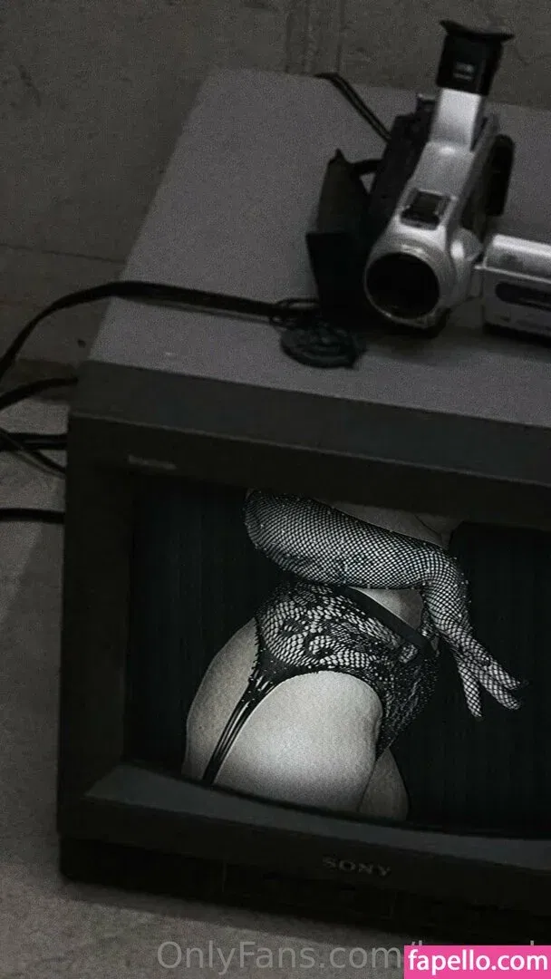 ls_peek Onlyfans Photo Gallery 