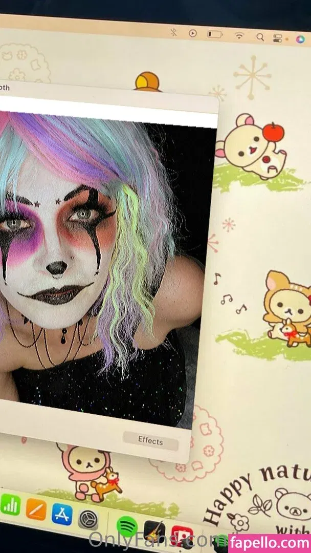 ls_peek Onlyfans Photo Gallery 