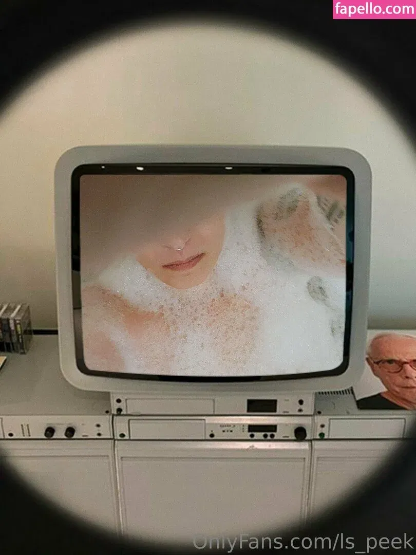 ls_peek Onlyfans Photo Gallery 