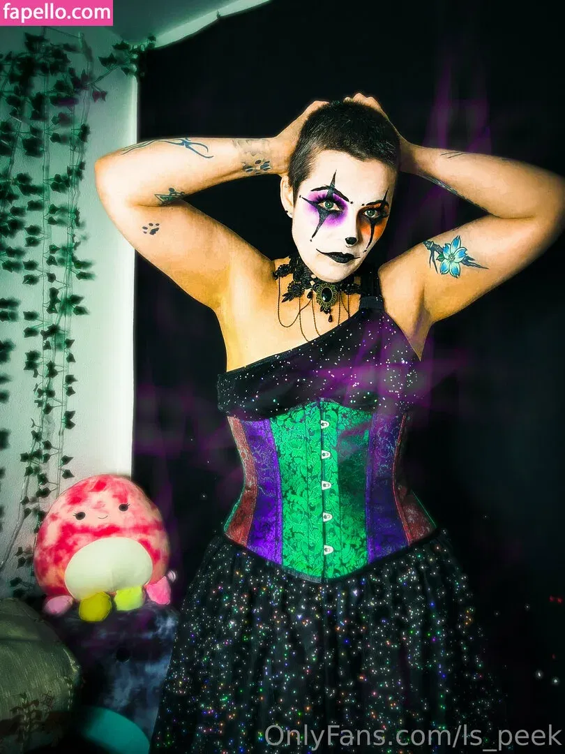 ls_peek Onlyfans Photo Gallery 