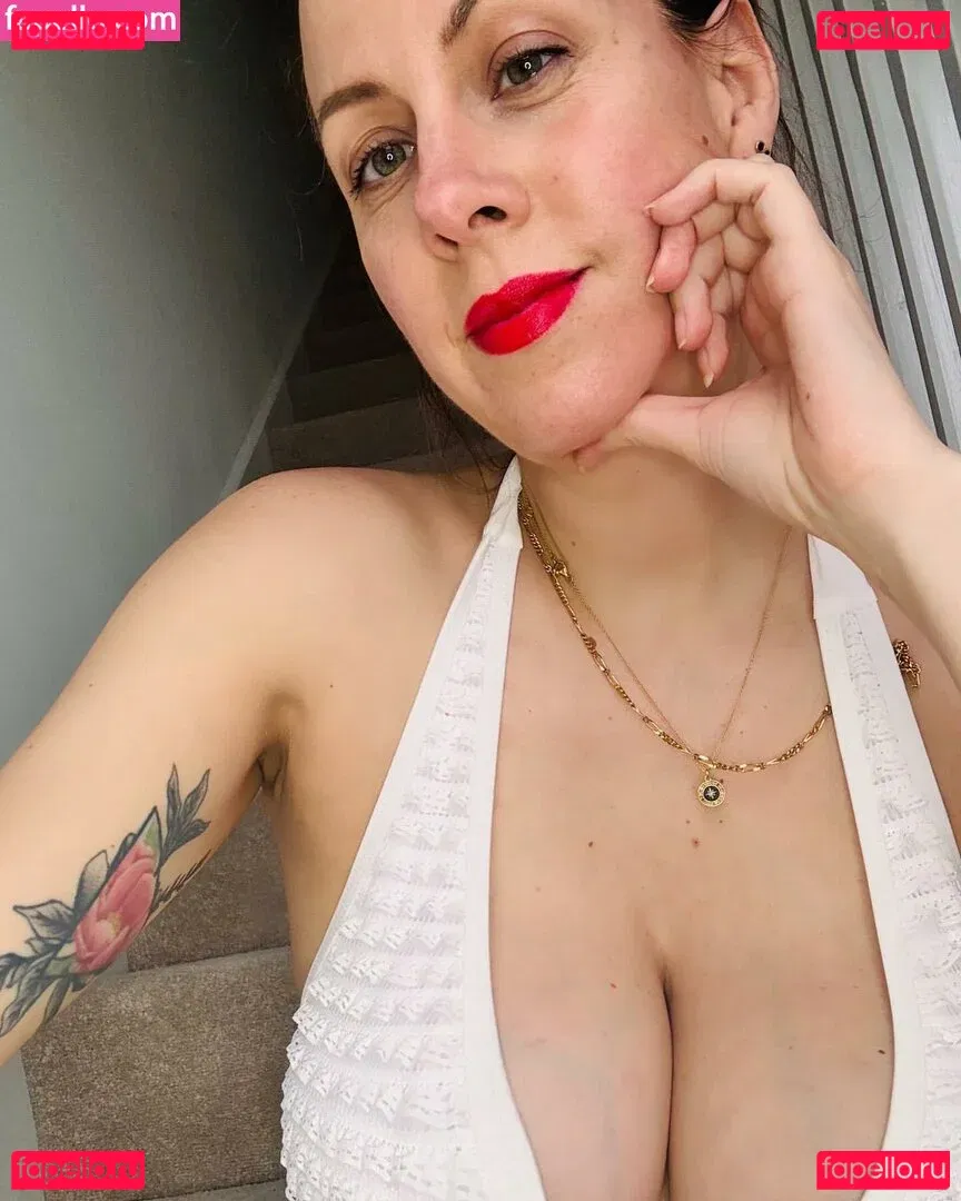 elleblackmagpie Onlyfans Photo Gallery 