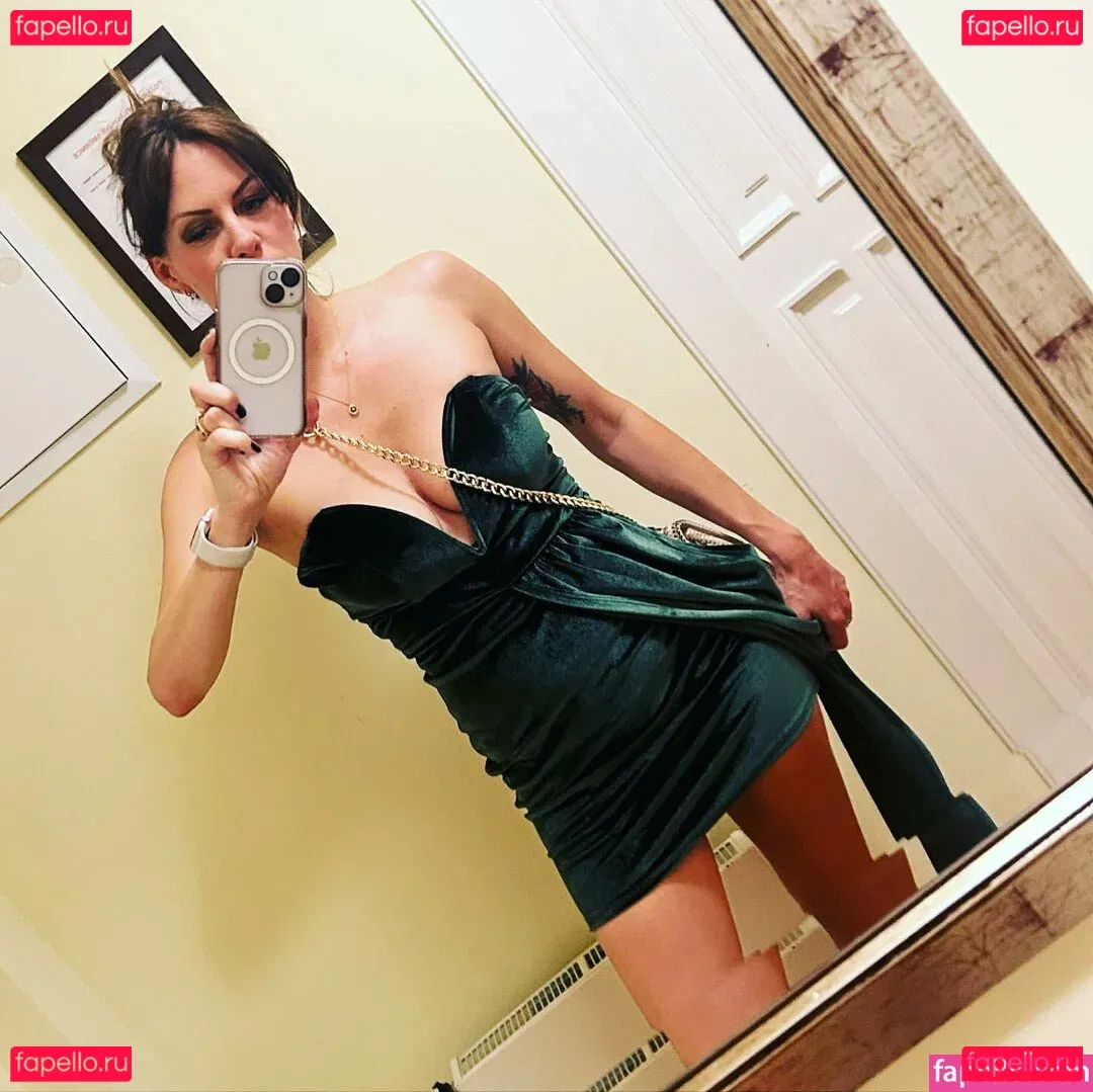 elleblackmagpie Onlyfans Photo Gallery 