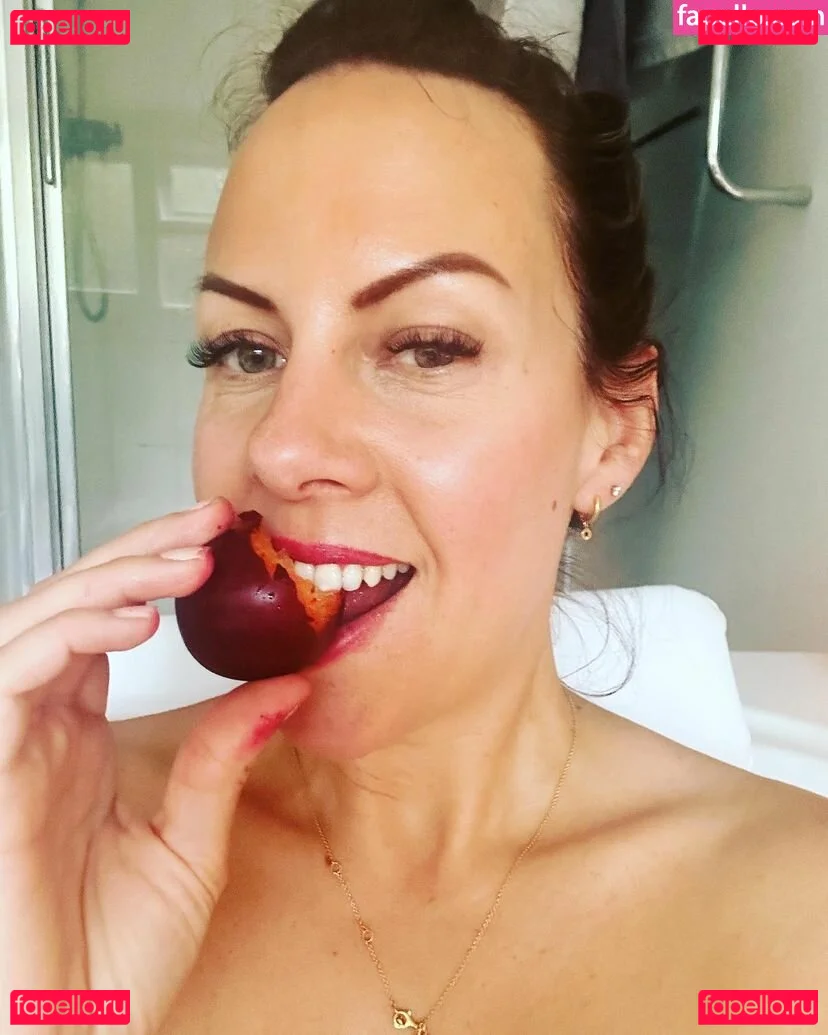 elleblackmagpie Onlyfans Photo Gallery 