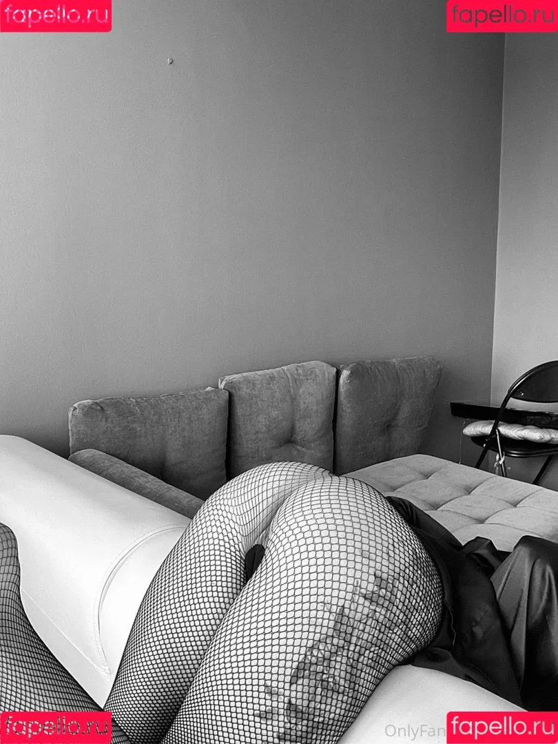 Le.valler Onlyfans Photo Gallery 